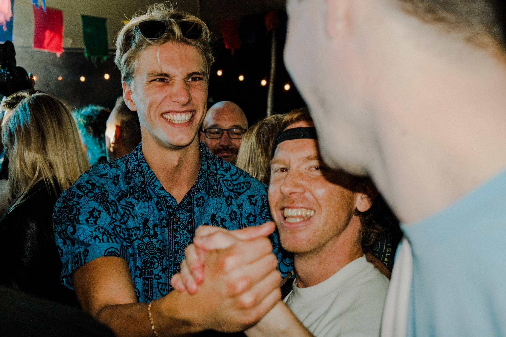 de Ontluiking deel 2 Super Zwoel en FLUOR Festival in Amersfoort mensen ontmoeten elkaar